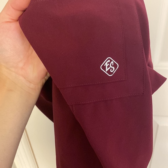 Set of Butter Soft by UA Easy Stretch Scrubs- Jogger and Top - Picture 4 of 5